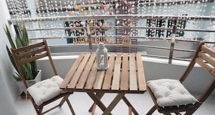 A Cozy and Spacious Beachfront Condo with only One Minute walk to the beach!