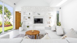 Vila Mewah | Area keluarga | Smart TV
