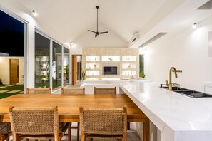 Dining - Casa Blanca Villa by Betterplace (Pecatu)