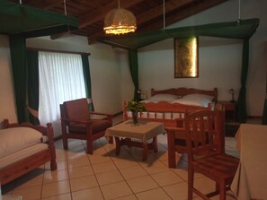 ميني بار وواي فاي مجانًا وملاءات أسرّة