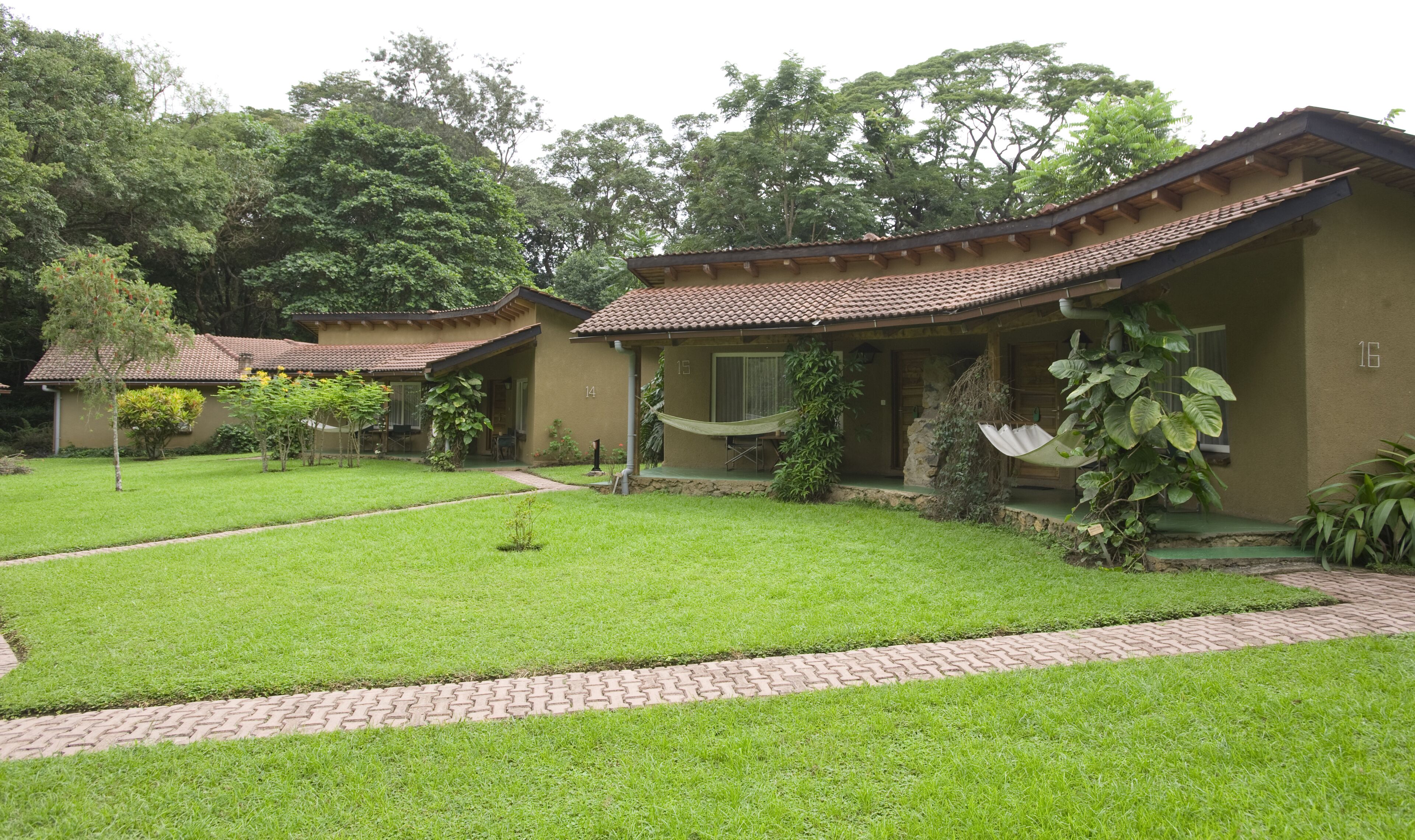 Minibar, free WiFi, bed sheets