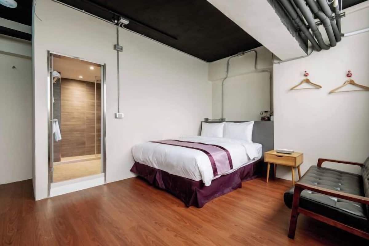 Desk, blackout drapes, WiFi (free), bed sheets