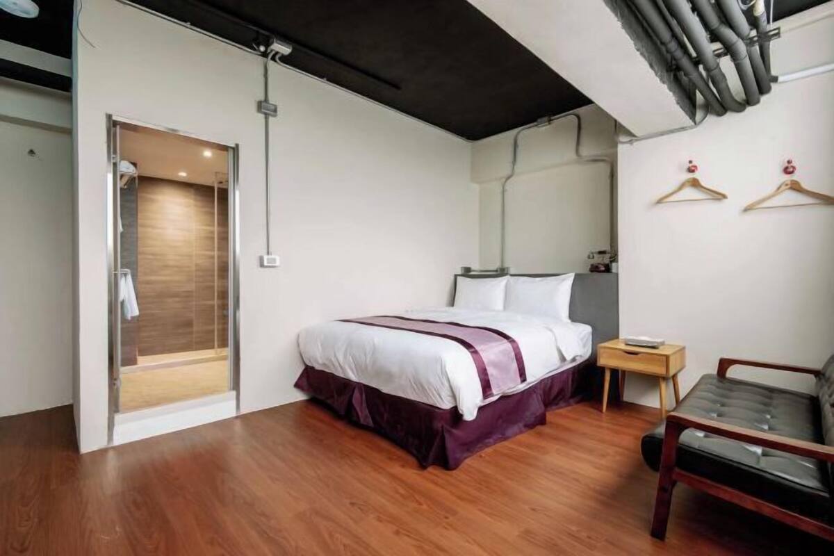 Desk, blackout curtains, free WiFi, bed sheets