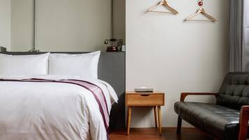 Quarto casal luxo | Escrivaninha, cortinas blackout, Wi-Fi de cortesia, roupa de cama