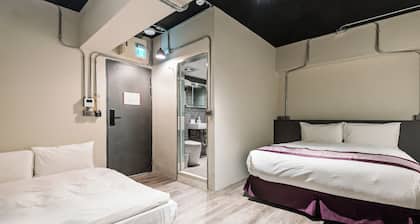 SATURN HOTEL
