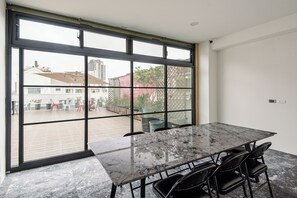 Jääkaappi, mikroaaltouuni