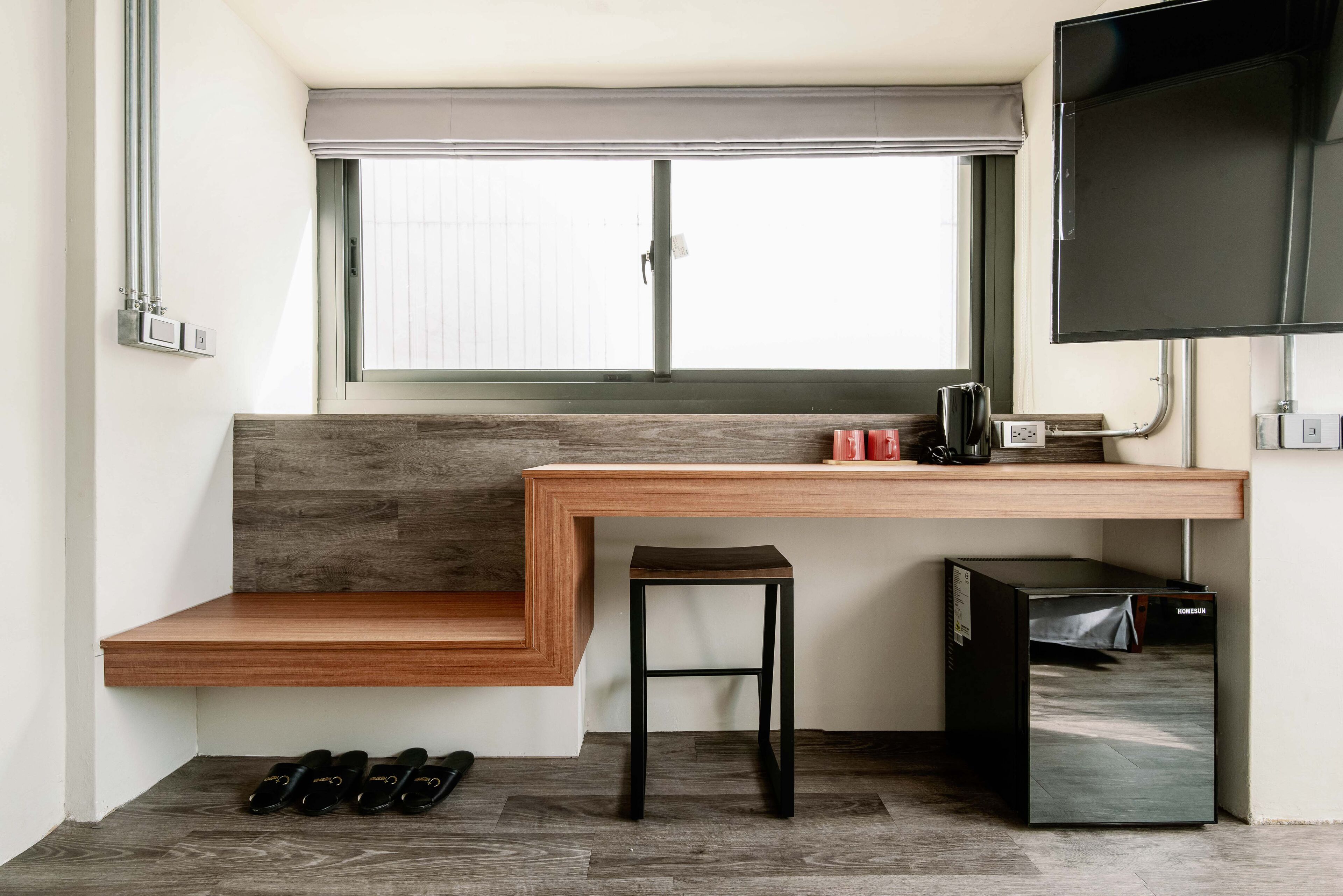 Escritorio, cortinas blackout, wifi gratis y ropa de cama 