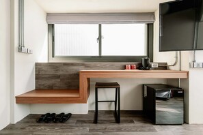 Kahden hengen deluxe-huone | Työpöytä, pimennysverhot, ilmainen Wi-Fi, vuodevaatteet