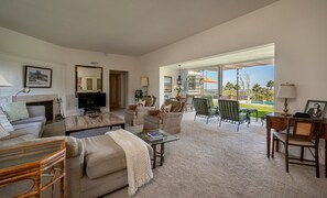 TV, fireplace - Cielo Vista | Vintage Palm Springs Getaway (Palm Springs)