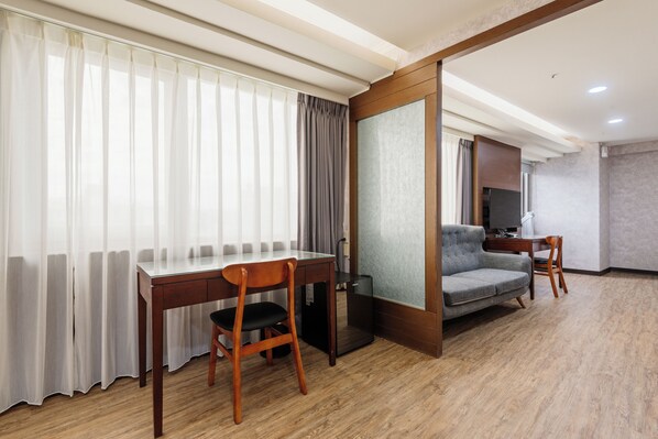 Family Room | Meja, Wi-fi percuma, cadar katil 