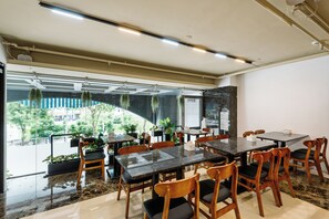 每日供应自助早餐（需付费）