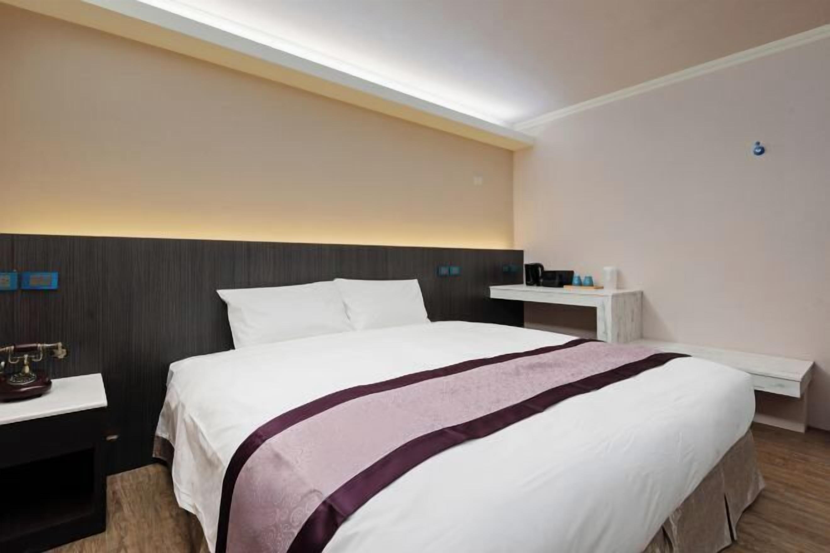 Desk, free WiFi, bed sheets