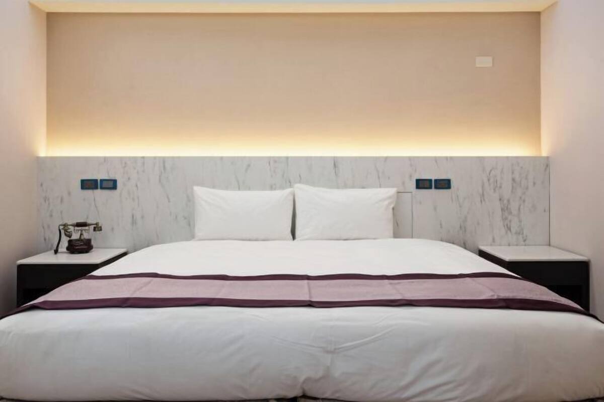 Desk, WiFi (free), bed sheets