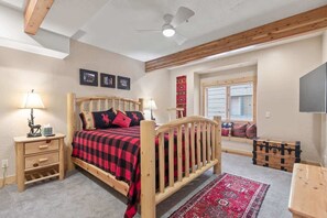 3 soverom, strykejern/-brett, reiseseng for barn og wi-fi