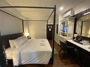 Standard Double or Twin Room | Free minibar items, desk, free WiFi, bed sheets - Huern Kan Thong Hotel (Phrae)