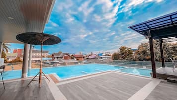 Outdoor pool, free pool cabanas