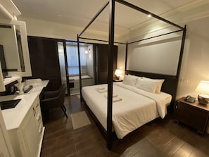 Chambre Standard Double ou avec lits jumeaux | Mini-bar avec articles gratuits, bureau, Wi-Fi gratuit, draps fournis