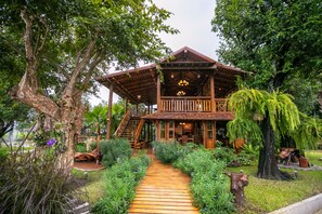 Restaurant - Saksila Resort (Pua)