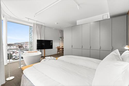 Superior Studio - Spa Edition | Premium bedding, down comforters, in-room safe, laptop workspace