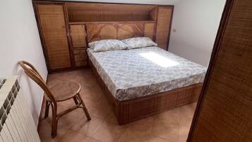 1 chambre, fer et planche Ă repasser, draps fournis