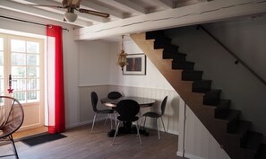 Dining - Luxe Gîte Romarin (Lapenne)