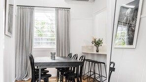 Dining - La Playa Byron - Only moments to the vibrant Byron Bay town centre! (Byron Bay)