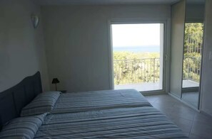 4 chambres, fer et planche à repasser, Wi-Fi