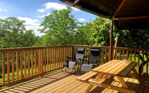 Outdoor dining - Glamping Lodge Monet | Domaine du Cammazet | Pool| Comfort | Nature (Lapenne)