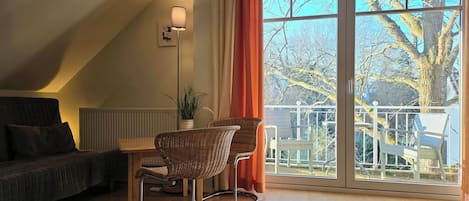 テレビ、DVD プレーヤー、ステレオ