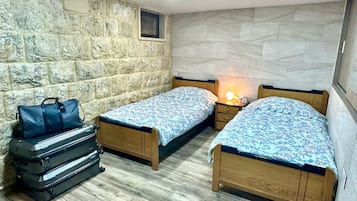 Premium Apartment, 1 Bedroom, Kitchen, Mountain View | 1 bedroom, premium bedding, individually decorated