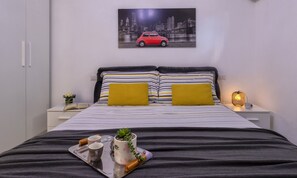 2 habitaciones, escritorio, tabla de planchar con plancha y wifi 