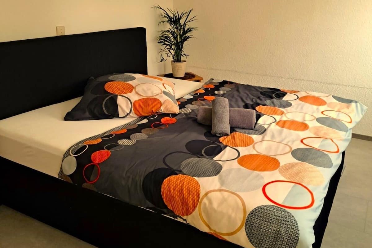 Standard Room | 1 bedroom, soundproofing, free WiFi, bed sheets