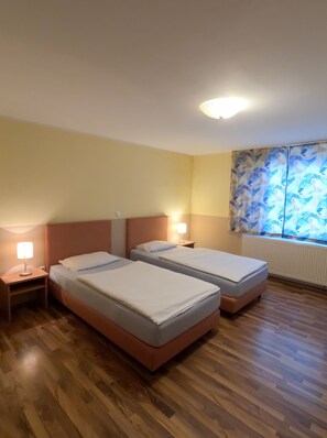 隔音、免費 Wi-Fi、床單