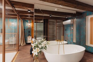 Exclusive-Apartment | Badezimmer | Haartrockner, Handtücher, Toilettenpapier