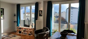 Living area - Bel Appartement 71m² Central au Calme (Annecy)