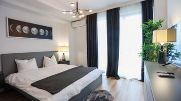 Grand Penthouse | 1 bedroom, in-room safe, individually decorated, individually furnished