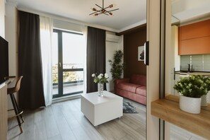 Panoramic Duplex | In-room safe, individually decorated, individually furnished, desk - Dec Apartments (Bucharest)