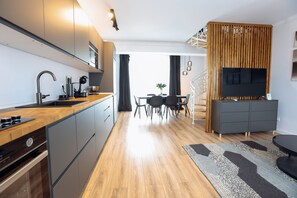 Grand Penthouse | In-room safe, individually decorated, individually furnished, desk