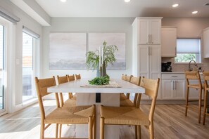 Dining - Lakefront, Private Hot Tub, By Downtown Landing | Mini Pearl (Branson)