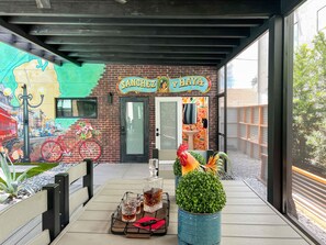 Outdoor dining - 1906 Tampa - Modern City Oasis w/Industrial Vibe (Tampa)