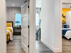 5 bedrooms, iron/ironing board, WiFi, bed sheets - 1906 Tampa - Modern City Oasis w/Industrial Vibe (Tampa)