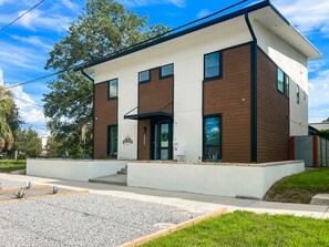 Exterior - 1906 Tampa - Modern City Oasis w/Industrial Vibe (Tampa)