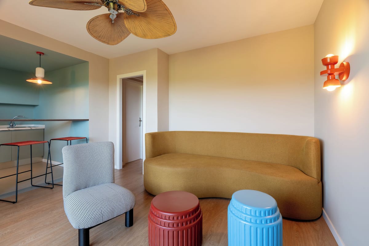 2 slaapkamers, een laptopwerkplek, gratis babybedden, gratis wifi