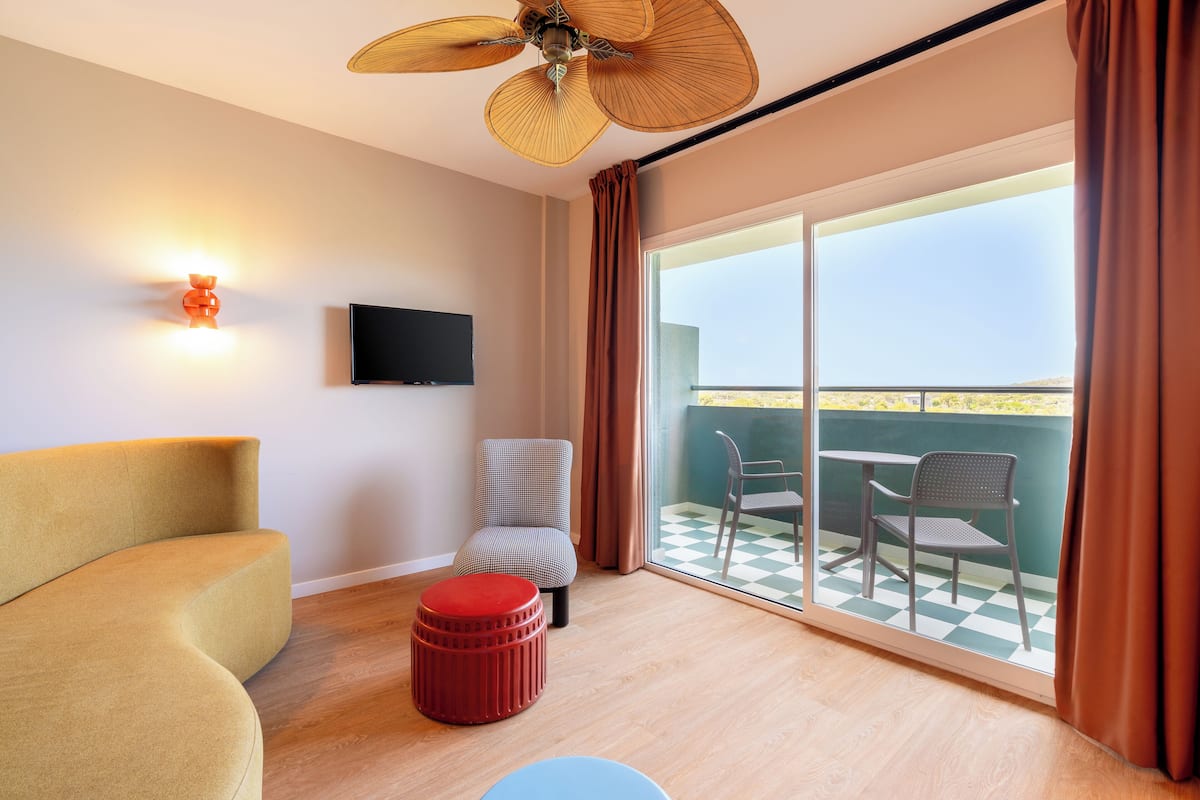 2 slaapkamers, een laptopwerkplek, gratis babybedden, gratis wifi