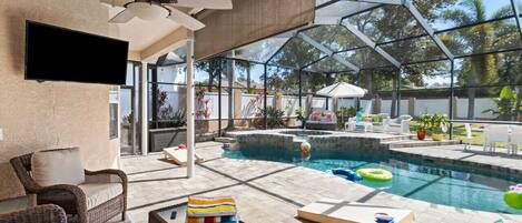 حمّام سباحة خارجي، حمّام سباحة مُدفَّأ