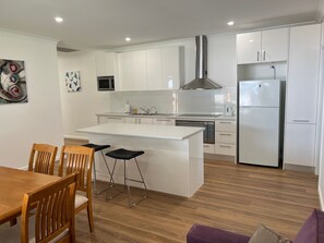 Fridge, microwave, oven, stovetop - AVALON REST THORNTON
2 Bedroom Apartment in Tranquil Location (Thornton)