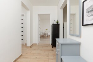 Living area - Kopcińskiego Apartment Warsaw by Renters (Warsaw)