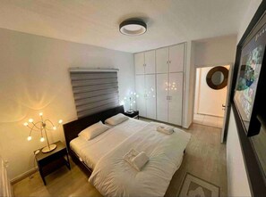 Apartment | 3 bedrooms, iron/ironing board, free WiFi, bed sheets