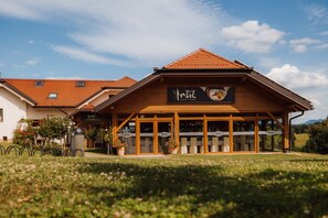 Front of property - Guesthouse Iršič (Slovenska Bistrica)