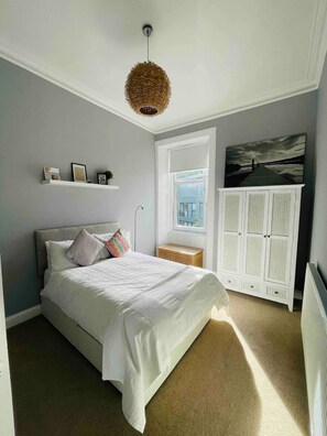 4 Schlafzimmer, Bügeleisen/Bügelbrett, WLAN, Bettwäsche